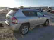 2010 Jeep Compass Sport z VIN 1J4NT1FB9AD626226, wystawiony jako Copart lot #82933784 z przebiegiem 191 772 mil mil oraz Szkoda całkowita • Salvage title. Historia ofert i sprzedaży dostępna na DreamBid. Obrazek 3.
