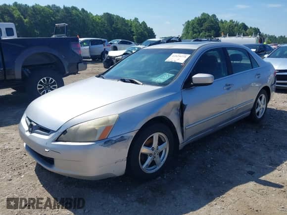 2004 Honda Accord EX с VIN JHMCM55644C023988, выставлен на аукционе IAAI как лот 42529274 с пробегом 304 749 миль миль и . История ставок и продаж доступна на DreamBid. Изображение 18.