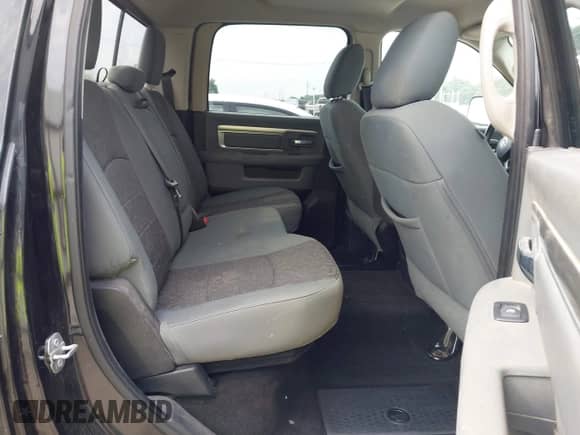 2015 Ram 1500 Big Horn z VIN 1C6RR6LT8FS663651, wystawiony jako IAAI lot #43072230 z przebiegiem 177 299 mil mil oraz . Historia ofert i sprzedaży dostępna na DreamBid. Obrazek 8.