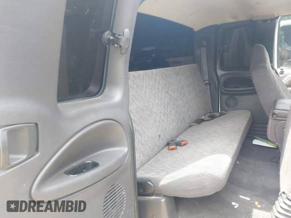 2001 Dodge 2500 with VIN 3B7KC23671G222222, listed as a IAAI auction lot 42145173 with 338,697 mi miles and . Bid and sale history available at DreamBid. Image 8.