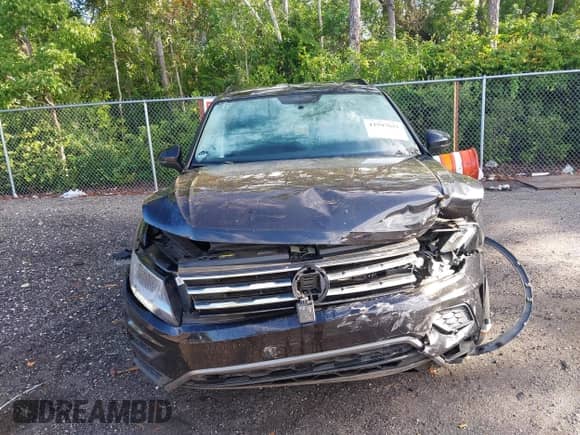 2020 Volkswagen Tiguan S с VIN 3VV1B7AX7LM133084, выставлен на аукционе IAAI как лот 42597631 с пробегом 84 415 миль миль и . История ставок и продаж доступна на DreamBid. Изображение 6.