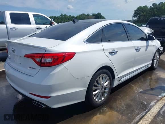 2015 Hyundai Sonata Sport with VIN 5NPE34AF7FH199356, listed as a IAAI auction lot 43069257 with 51,997 mi miles and . Bid and sale history available at DreamBid. Image 4.