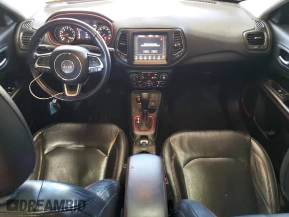 2018 Jeep Compass Trailhawk with VIN 3C4NJDDB9JT192318, listed as a Copart auction lot 84461045 with 74,271 mi miles and Salvage title. Bid and sale history available at DreamBid. Image 8.