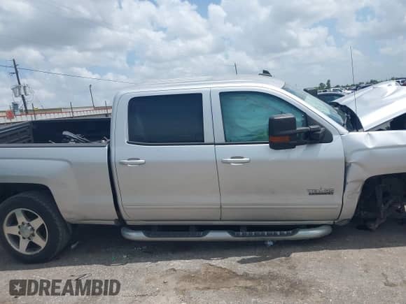 2016 Chevrolet Silverado 2500HD LT z VIN 1GC1CVEG3GF287128, wystawiony jako IAAI lot #42543511 z przebiegiem Nie podano mil oraz . Historia ofert i sprzedaży dostępna na DreamBid. Obrazek 13.