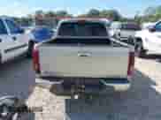 2010 Chevrolet Colorado 1LT z VIN 1GCJTCDE0A8138854, wystawiony jako IAAI lot #43450584 z przebiegiem 275 389 mil mil oraz . Historia ofert i sprzedaży dostępna na DreamBid. Obrazek 17.