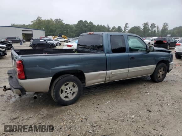 2006 Chevrolet Silverado 1500 Work Truck with VIN 1GCEC19V96Z252724, listed as a Copart auction lot 81131775 with 178,536 mi miles and Salvage title. Bid and sale history available at DreamBid. Image 3.