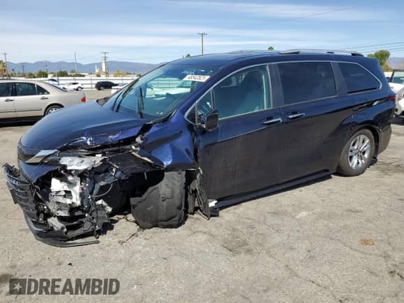 2023 Toyota Sienna Limited с VIN 5TDZRKECXPS169624, выставлен на аукционе Copart как лот 48542525 с пробегом 31 310 миль миль и Списание • Salvage title. История ставок и продаж доступна на DreamBid. Изображение 1.