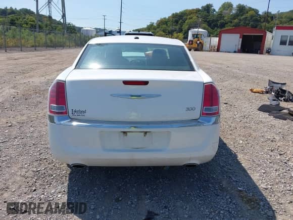 2013 Chrysler 300 with VIN 2C3CCAAG9DH611141, listed as a IAAI auction lot 43187436 with 40,126 mi miles and . Bid and sale history available at DreamBid. Image 15.