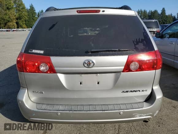 2008 Toyota Sienna XLE z VIN 5TDZK22C48S107324, wystawiony jako Copart lot #85864625 z przebiegiem Nie podano mil oraz Szkoda całkowita • Salvage title. Historia ofert i sprzedaży dostępna na DreamBid. Obrazek 6.