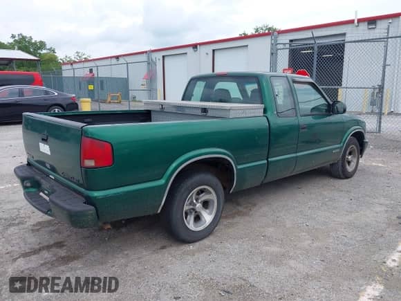2000 Chevrolet S-10 LS с VIN 1GCCS19W6YK105811, выставлен на аукционе IAAI как лот 42871344 с пробегом 167 667 миль миль и . История ставок и продаж доступна на DreamBid. Изображение 4.