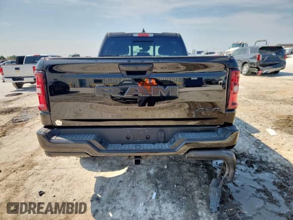 2025 Ram 1500 Tradesman z VIN 1C6RRFCGXSN684190, wystawiony jako Copart lot #69588835 z przebiegiem 12 423 mil mil oraz Szkoda całkowita • Salvage title. Historia ofert i sprzedaży dostępna na DreamBid. Obrazek 6.