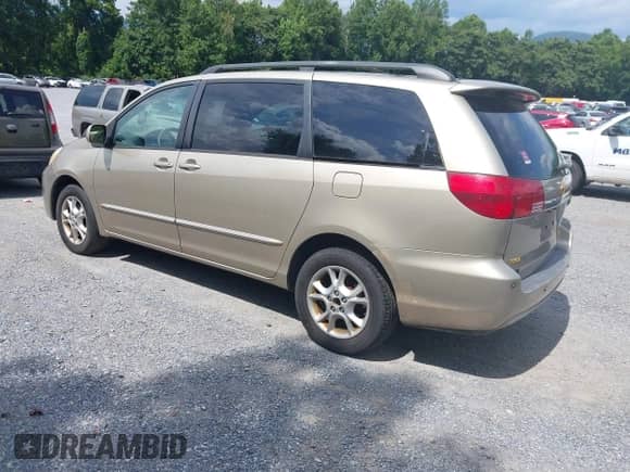 2004 Toyota Sienna XLE z VIN 5TDBA22C84S017737, wystawiony jako IAAI lot #42777025 z przebiegiem 174 665 mil mil oraz . Historia ofert i sprzedaży dostępna na DreamBid. Obrazek 3.