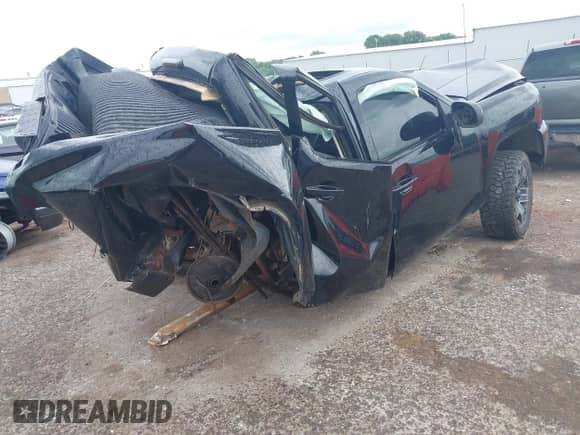 2012 Chevrolet Silverado 1500 LTZ z VIN 3GCPKTE75CG108923, wystawiony jako IAAI lot #42626410 z przebiegiem Nie podano mil oraz . Historia ofert i sprzedaży dostępna na DreamBid. Obrazek 4.
