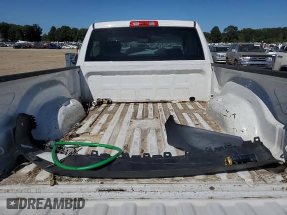 2019 Ram 1500 Express z VIN 3C6JR6AG6KG504695, wystawiony jako Copart lot #73941884 z przebiegiem Nie podano mil oraz Szkoda całkowita • Salvage title. Historia ofert i sprzedaży dostępna na DreamBid. Obrazek 10.