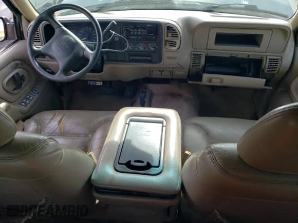 2000 Chevrolet Silverado 3500 с VIN 1GCHK33J5YF400969, выставлен на аукционе Copart как лот 87955445 с пробегом 114 683 миль миль и Списание • Salvage title. История ставок и продаж доступна на DreamBid. Изображение 8.