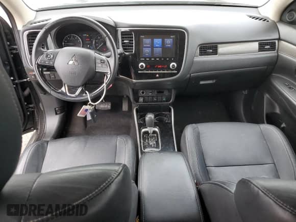 2020 Mitsubishi Outlander ES z VIN JA4AZ3A31LZ020921, wystawiony jako Copart lot #67187745 z przebiegiem 63 784 mil mil oraz Szkoda całkowita • Salvage title. Historia ofert i sprzedaży dostępna na DreamBid. Obrazek 8.