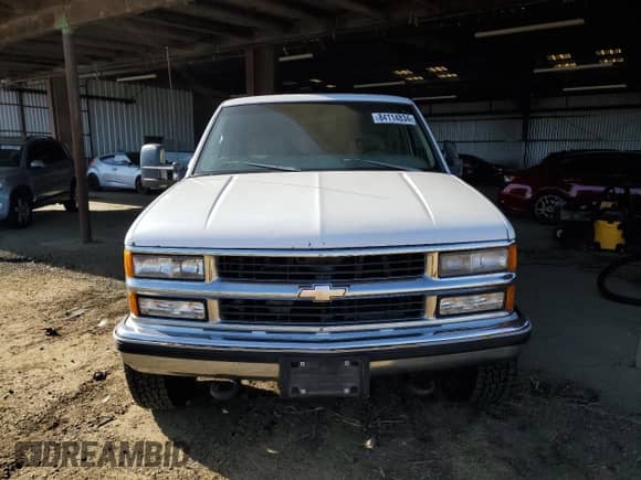 1997 Chevrolet Silverado 2500 с VIN 1GCGK29J2VE112793, выставлен на аукционе Copart как лот 84114834 с пробегом 208 680 миль миль и Списание • Salvage title. История ставок и продаж доступна на DreamBid. Изображение 5.