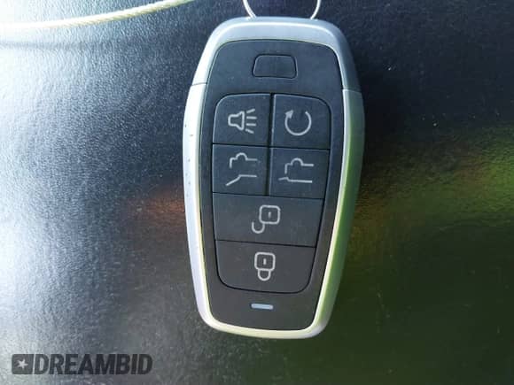 2017 Jeep Grand Cherokee SRT z VIN 1C4RJFDJ0HC699537, wystawiony jako IAAI lot #41781500 z przebiegiem 105 640 mil mil oraz . Historia ofert i sprzedaży dostępna na DreamBid. Obrazek 11.