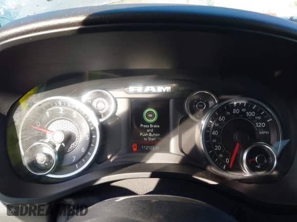 2019 Ram 1500 Big Horn z VIN 1C6RRFFG3KN704081, wystawiony jako IAAI lot #43415036 z przebiegiem 112 103 mil mil oraz . Historia ofert i sprzedaży dostępna na DreamBid. Obrazek 7.