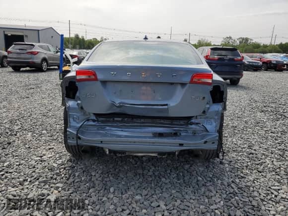 2017 Volvo S60 Inscription с VIN LYV402TK8HB143349, выставлен на аукционе Copart как лот 60250865 с пробегом 109 301 миль миль и Списание • Salvage title. История ставок и продаж доступна на DreamBid. Изображение 6.