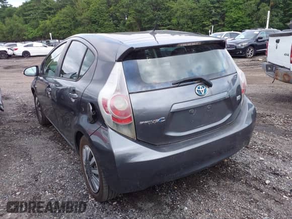 2012 Toyota Prius One z VIN JTDKDTB38C1005029, wystawiony jako IAAI lot #42611718 z przebiegiem 111 805 mil mil oraz . Historia ofert i sprzedaży dostępna na DreamBid. Obrazek 3.