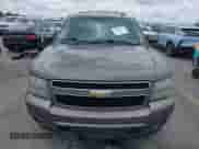 2011 Chevrolet Suburban LT z VIN 1GNSCJE01BR261769, wystawiony jako IAAI lot #42624737 z przebiegiem 144 992 mil mil oraz . Historia ofert i sprzedaży dostępna na DreamBid. Obrazek 12.