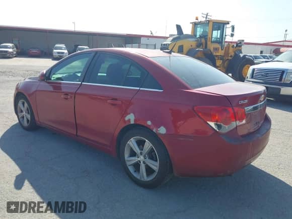 2013 Chevrolet Cruze 2LT z VIN 1G1PE5SB2D7188747, wystawiony jako IAAI lot #42998393 z przebiegiem 206 910 mil mil oraz . Historia ofert i sprzedaży dostępna na DreamBid. Obrazek 6.