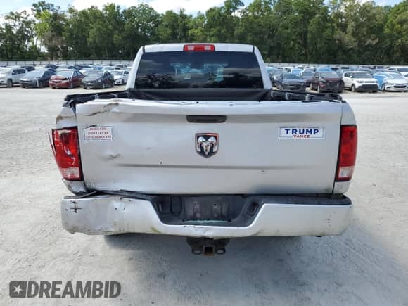 2017 Ram 1500 Tradesman z VIN 1C6RR6FG2HS629836, wystawiony jako Copart lot #62265105 z przebiegiem 128 085 mil mil oraz Nie do naprawy • Non repairable. Historia ofert i sprzedaży dostępna na DreamBid. Obrazek 6.