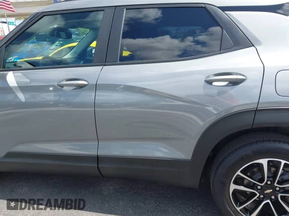 2025 Chevrolet TrailBlazer LT z VIN KL79MPSL8SB016270, wystawiony jako IAAI lot #42582582 z przebiegiem 2 976 mil mil oraz . Historia ofert i sprzedaży dostępna na DreamBid. Obrazek 14.