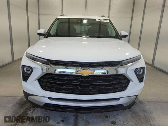 2025 Chevrolet TrailBlazer LT with VIN KL79MPSL0SB117576, listed as a Copart auction lot 81158575 with 7,933 mi miles and Clean title. Bid and sale history available at DreamBid. Image 5.