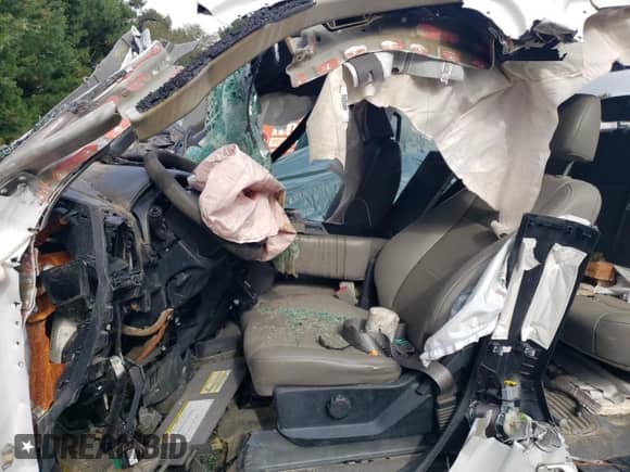 2019 Ford F-250 z VIN NOVIN63998744, wystawiony jako Copart lot #63998744 z przebiegiem Nie podano mil oraz Nie do naprawy • Non repairable. Historia ofert i sprzedaży dostępna na DreamBid. Obrazek 7.
