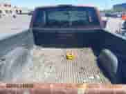 1998 Chevrolet Silverado 1500 z VIN 2GCEK19R9W1114583, wystawiony jako IAAI lot #42708464 z przebiegiem 176 412 mil mil oraz . Historia ofert i sprzedaży dostępna na DreamBid. Obrazek 8.