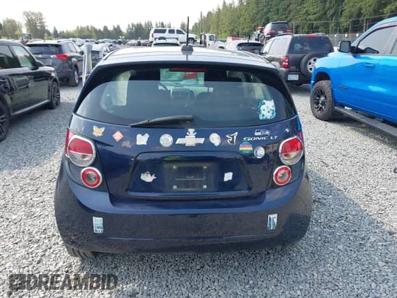 2015 Chevrolet Sonic LT с VIN 1G1JC6SG2F4220307, выставлен на аукционе IAAI как лот 42565757 с пробегом 61 778 миль миль и . История ставок и продаж доступна на DreamBid. Изображение 16.