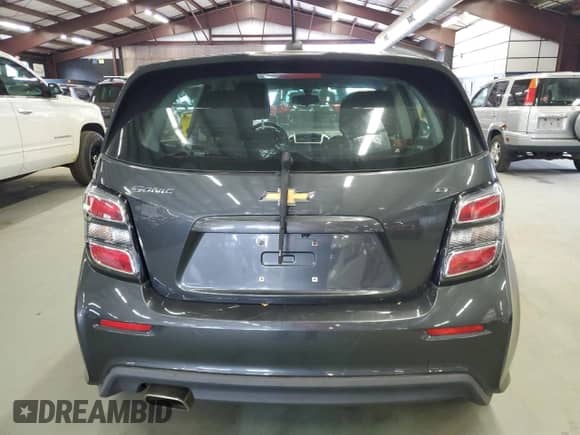 2017 Chevrolet Sonic LT с VIN 1G1JD6SH5H4115107, выставлен на аукционе Copart как лот 85110035 с пробегом 84 175 миль миль и Чистый • Clean title. История ставок и продаж доступна на DreamBid. Изображение 6.