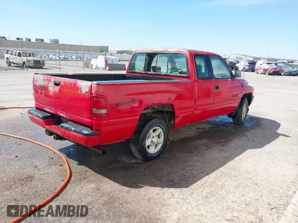 1996 Dodge 1500 с VIN 3B7HC13Z3TG199832, выставлен на аукционе IAAI как лот 41842558 с пробегом 208 045 миль миль и . История ставок и продаж доступна на DreamBid. Изображение 4.