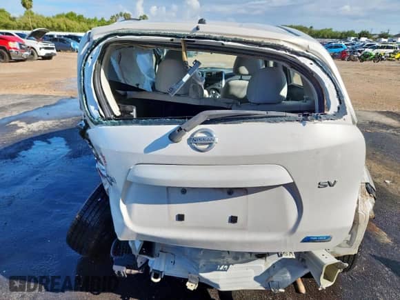 2014 Nissan Note SV with VIN 3N1CE2CP8EL371858, listed as a Copart auction lot 81336755 with 96,141 mi miles and Clean title. Bid and sale history available at DreamBid. Image 6.