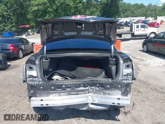 2023 Chrysler 300 S z VIN 2C3CCABG9PH566043, wystawiony jako IAAI lot #42641799 z przebiegiem 59 665 mil mil oraz . Historia ofert i sprzedaży dostępna na DreamBid. Obrazek 6.