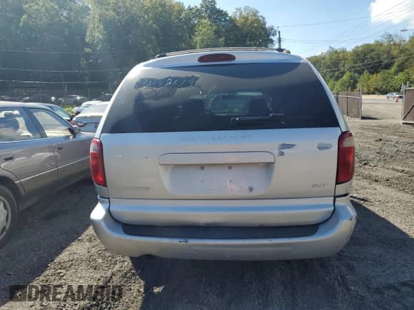 2006 Dodge Grand Caravan SXT z VIN 2D4GP44L66R687380, wystawiony jako Copart lot #85147785 z przebiegiem 187 376 mil mil oraz Szkoda całkowita • Salvage title. Historia ofert i sprzedaży dostępna na DreamBid. Obrazek 6.