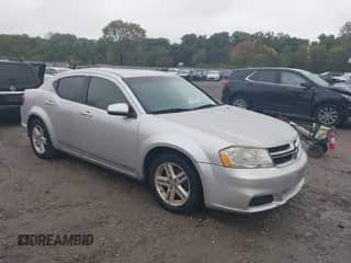 2011 Dodge Avenger Mainstreet z VIN 1B3BD1FB0BN536725, wystawiony jako IAAI lot #43450820 z przebiegiem 157 616 mil mil oraz . Historia ofert i sprzedaży dostępna na DreamBid. Obrazek 1.