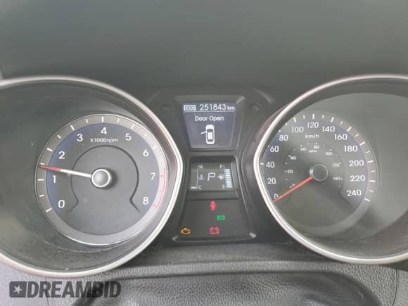 2013 Hyundai Elantra with VIN KMHD25LE0DU020002, listed as a Copart auction lot 85671495 with 251,843 mi miles and Clean title. Bid and sale history available at DreamBid. Image 9.