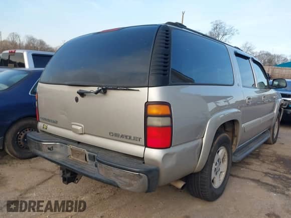 2005 Chevrolet Suburban LS с VIN 3GNEC16Z85G157682, выставлен на аукционе IAAI как лот 41508025 с пробегом 257 001 миль миль и . История ставок и продаж доступна на DreamBid. Изображение 4.