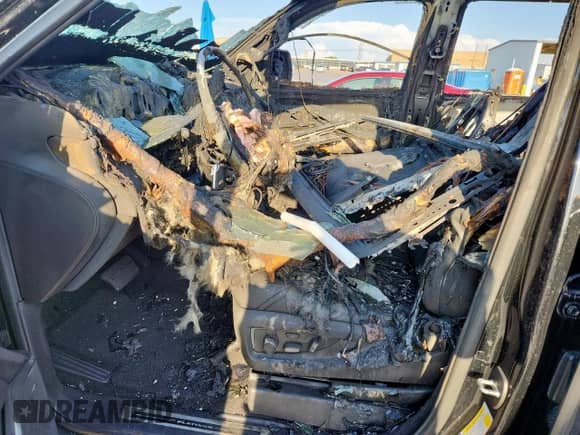 2020 Cadillac Escalade ESV Platinum with VIN 1GYS4KKJ5LR231081, listed as a Copart auction lot 69497535 with Not provided miles and Clean title. Bid and sale history available at DreamBid. Image 7.