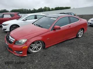 2012 Mercedes-Benz C 250 с VIN WDDGJ4HB7CF823721, выставлен на аукционе Copart как лот 66949295 с пробегом 118 325 миль миль и Списание • Salvage title. История ставок и продаж доступна на DreamBid. Изображение 1.