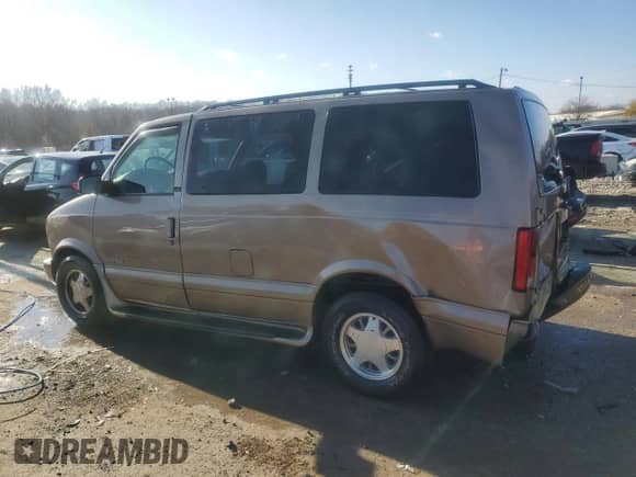 2002 Chevrolet Astro с VIN 1GNDM19X82B141148, выставлен на аукционе Copart как лот 83783494 с пробегом 210 345 миль миль и На запчасти • Non repairable. История ставок и продаж доступна на DreamBid. Изображение 2.