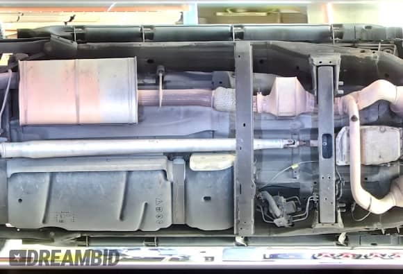 2011 Chevrolet Suburban LS с VIN 1GNSCHE03BR345018, выставлен на аукционе Copart как лот 59295725 с пробегом 300 885 миль миль и Чистый • Clean title. История ставок и продаж доступна на DreamBid. Изображение 13.