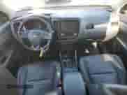 2020 Mitsubishi Outlander ES z VIN JA4AZ3A30LZ023552, wystawiony jako Copart lot #89810765 z przebiegiem 157 059 mil mil oraz Czysty tytuł • Clean title. Historia ofert i sprzedaży dostępna na DreamBid. Obrazek 8.