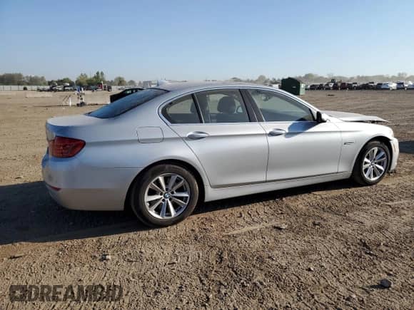 2015 BMW 5 Series 528i xDrive с VIN WBA5A7C58FD626400, выставлен на аукционе Copart как лот 81847975 с пробегом 206 163 миль миль и Списание • Salvage title. История ставок и продаж доступна на DreamBid. Изображение 3.