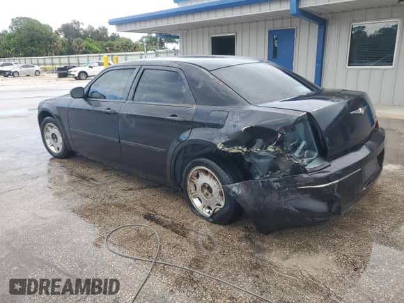 2005 Chrysler 300 Touring с VIN 2C3AA53G35H663805, выставлен на аукционе Copart как лот 84635125 с пробегом 336 081 миль миль и Списание • Salvage title. История ставок и продаж доступна на DreamBid. Изображение 2.