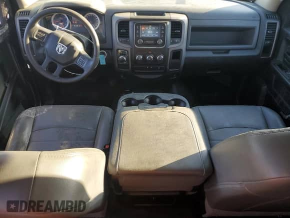 2017 Ram 1500 Tradesman z VIN 1C6RR6ST7HS639149, wystawiony jako Copart lot #50866035 z przebiegiem 148 005 mil mil oraz Szkoda całkowita • Salvage title. Historia ofert i sprzedaży dostępna na DreamBid. Obrazek 8.