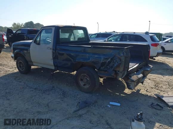 1994 Ford F-150 z VIN 1FTDF15Y2RNA94404, wystawiony jako IAAI lot #43276600 z przebiegiem 220 912 mil mil oraz . Historia ofert i sprzedaży dostępna na DreamBid. Obrazek 3.